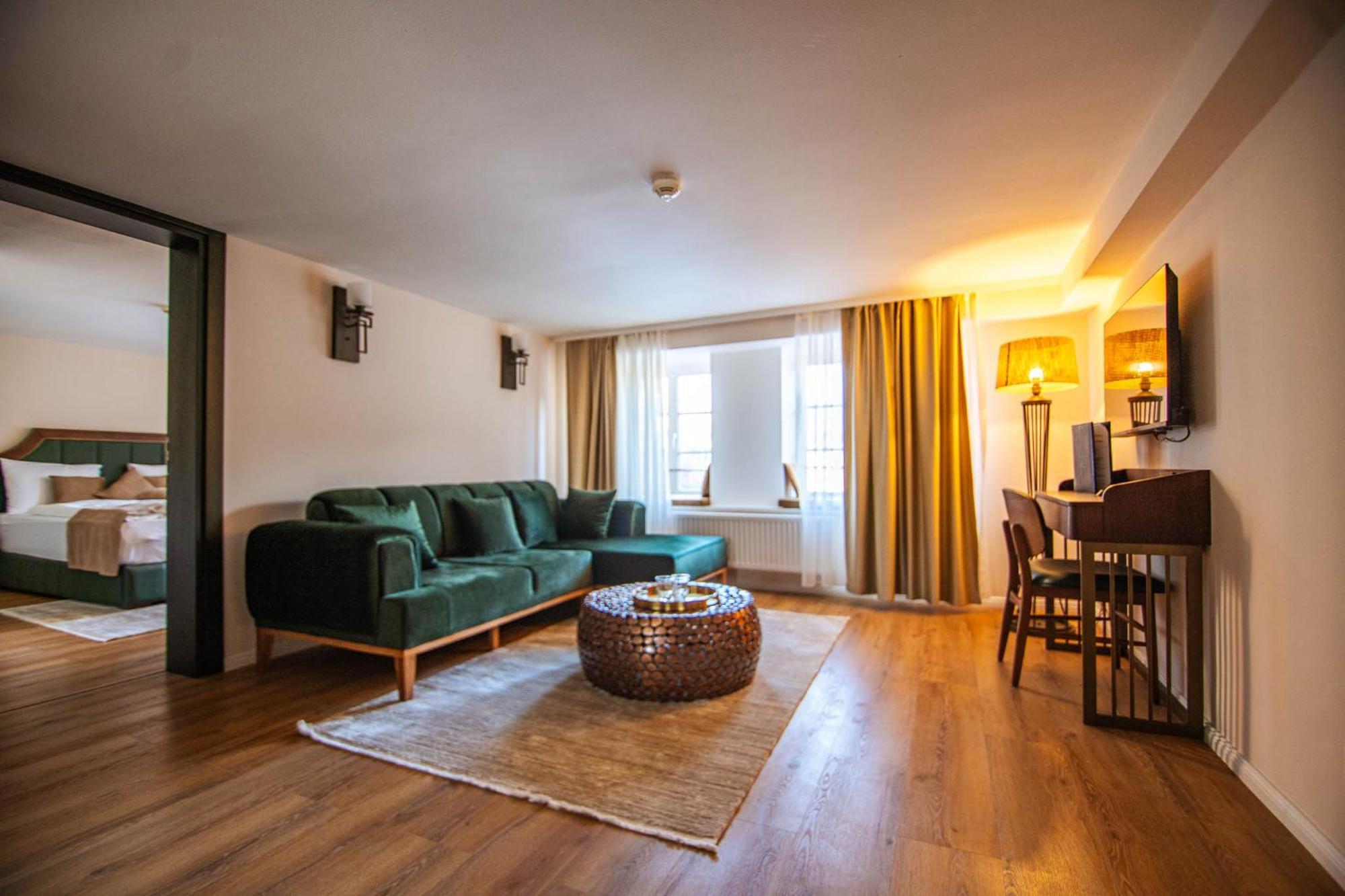 Hotel Ratsmuehle Lueneburg ภายนอก รูปภาพ